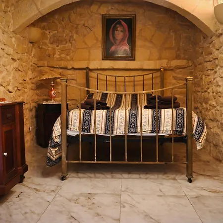 Guest house Fully-detached Pool-house 'il-holma' In Gozo Xewkija