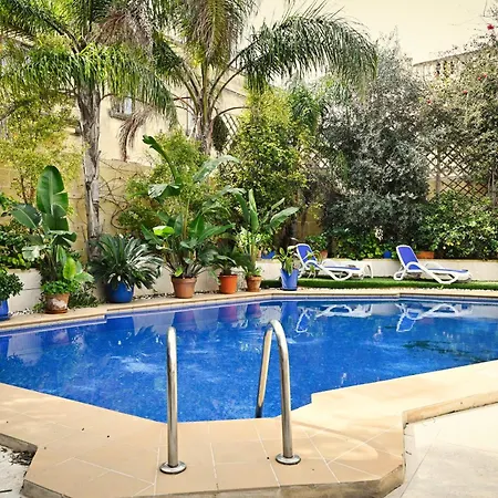 Fully-detached Pool-house 'il-holma' In Gozo Xewkija