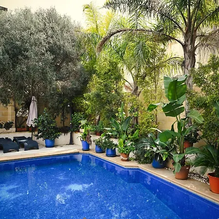 Fully-detached Pool-house 'il-holma' In Gozo