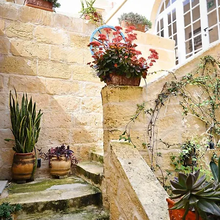 Penzion Fully-detached Pool-house 'il-holma' In Gozo *