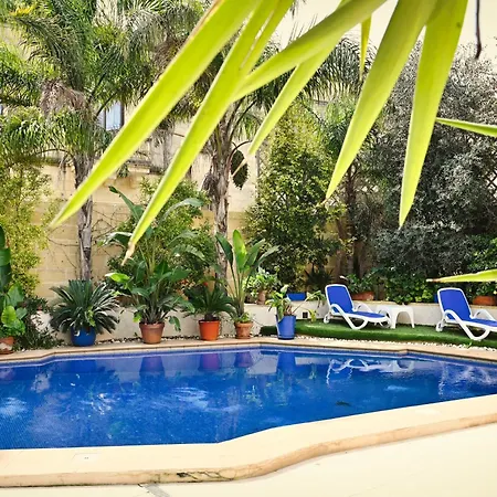 Casa de hóspedes Fully-detached Pool-house 'il-holma' In Gozo Xewkija