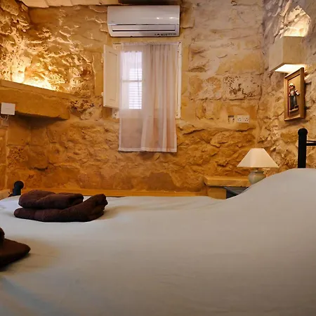 Fully-detached Pool-house 'il-holma' In Gozo Penzion