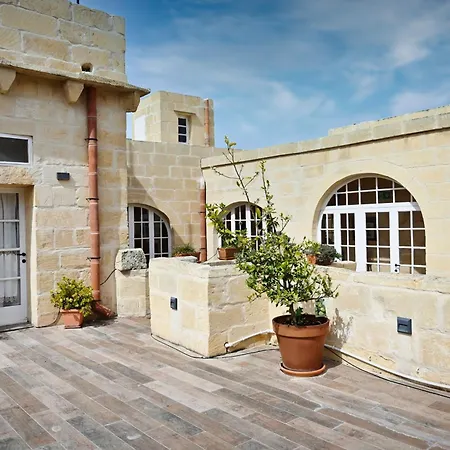 Fully-detached Pool-house 'il-holma' In Gozo