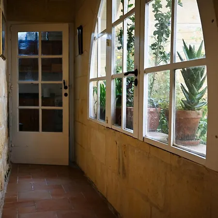 Fully-detached Pool-house 'il-holma' In Gozo