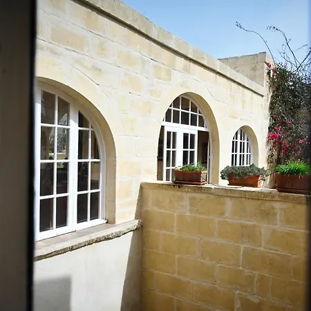 Fully-detached Pool-house 'il-holma' In Gozo