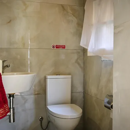 Fully-detached Pool-house 'il-holma' In Gozo