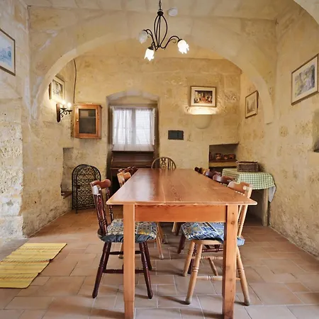 Fully-detached Pool-house 'il-holma' In Gozo